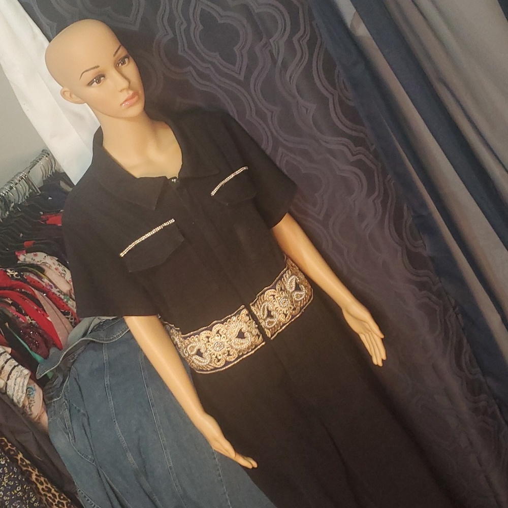 WOMEN'S JUMPSUIT NOT SHOW WHAT 5 MEANS BUT I WERE SIZE LARGE VERY BIG ON ME